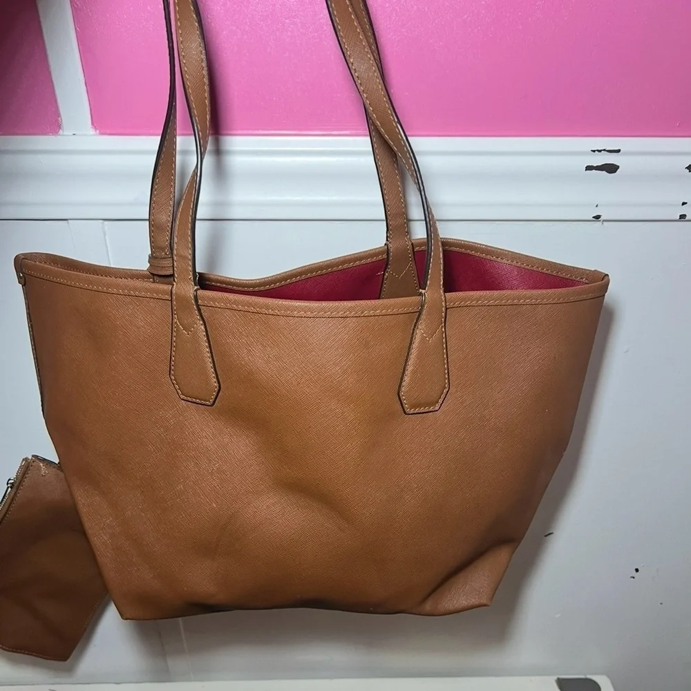 Michael Kors Tan Tote Bag with Pouch🤎🤎🤎🤎